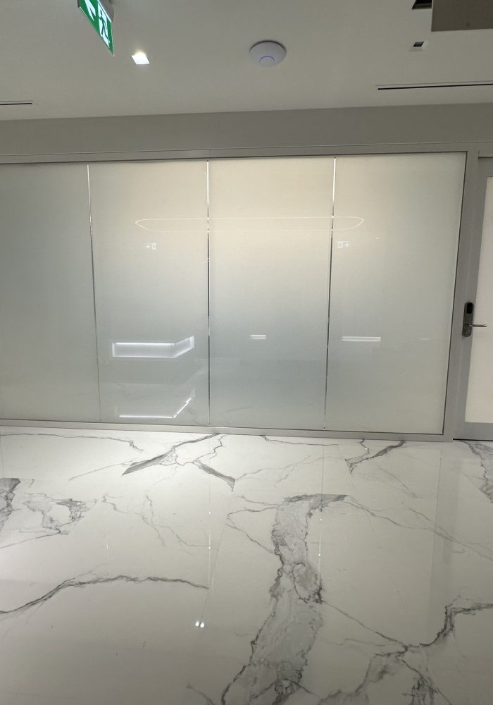 moodwall-P3-P4-Jilani-boardroom-smart-glass-walls